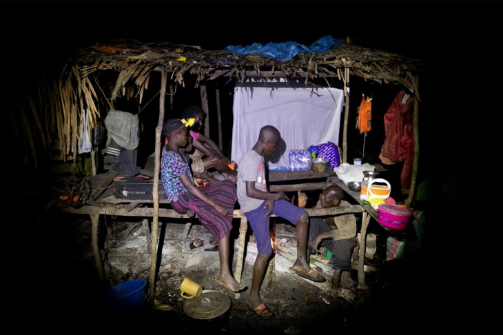 Охота в Конго, как способ получения дополнительного дохода
