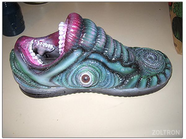 Фото подборка самых странных кроссовок
