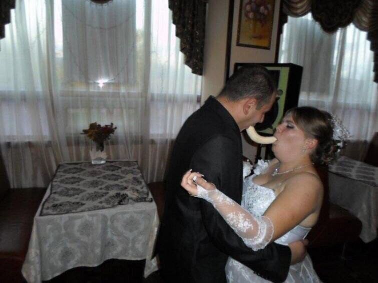 Свадебные фотографии, которые никто не должен видеть