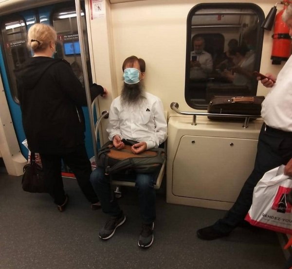 Каких чудаков и модников можно встретить в метро