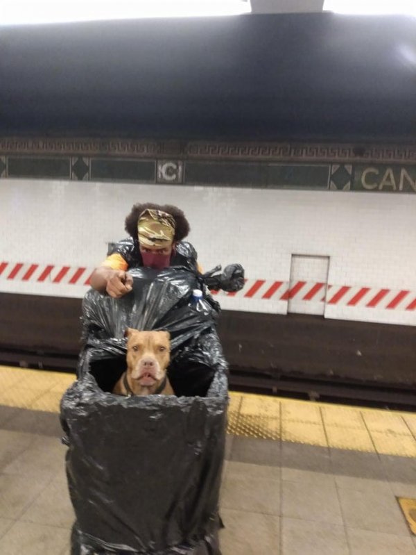 Необычные персонажи в зарубежном метро