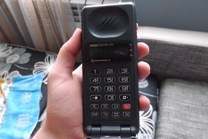 Как выглядели мобильные телефоны 20—30 лет назад