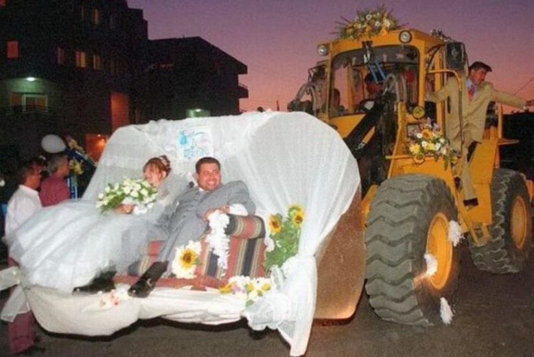 Трактор само то свадебное авто