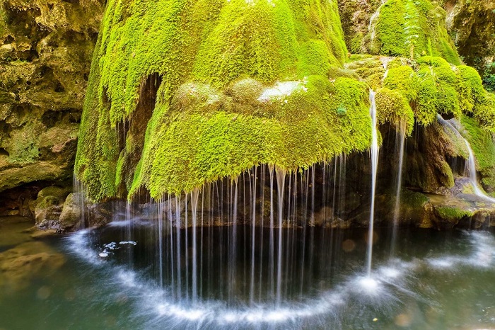 Уникальный водопад Бигар в Румынии